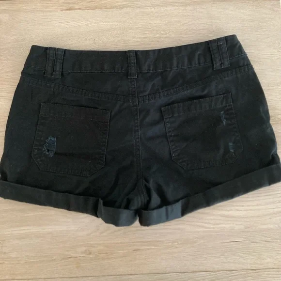 ❌SOLD Mossimo Black Mid Rise Distressed Cotton Shorts - Picture 2 of 3